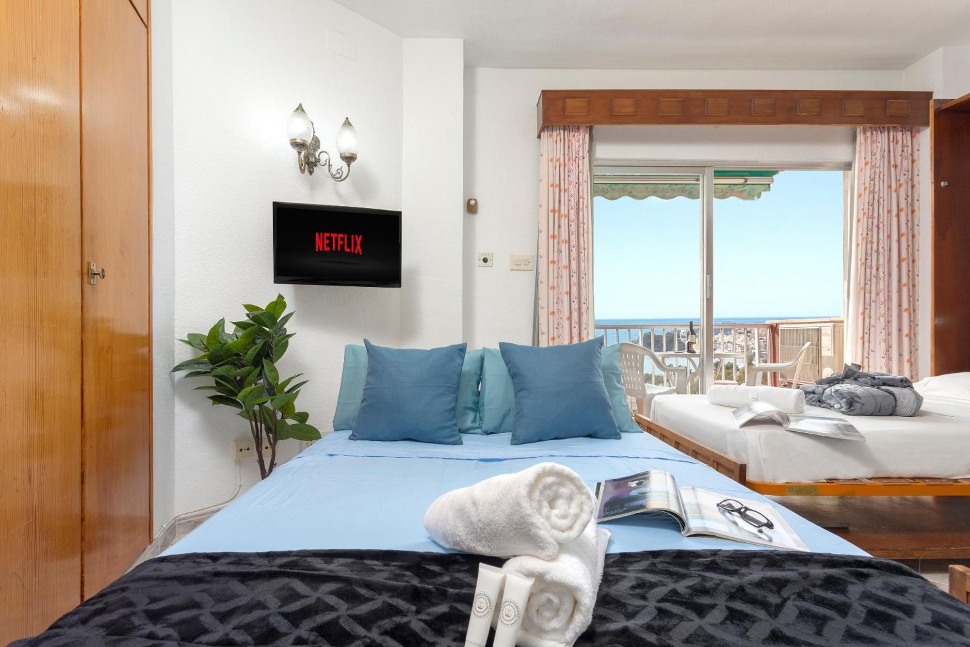 1004 - Beachfront Apartment On El Paseo, 4 Pers - Air Conditionning - Wi-Fi - Smart Tv Almuñécar Kültér fotó